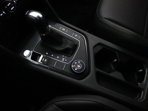 Used 2019 Volkswagen Tiguan SEL R-Line image 21