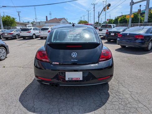 Used 2019 Volkswagen Beetle 2.0T SE FWD image 7