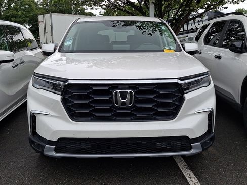 Used 2024 Honda Pilot EX-L image 2