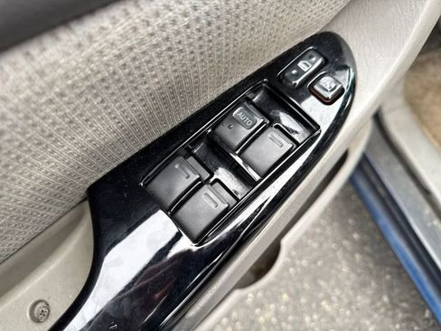 Used 2004 Toyota Sienna LE image 24