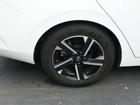 Used 2024 Nissan Sentra SV FWD image 13