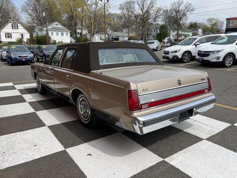 Used 1989 Lincoln Town Car Signature image 5