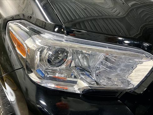 Certified 2022 Toyota Tacoma SR5 image 23