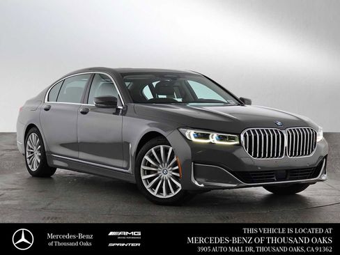 Used 2020 BMW 745e xDrive AWD/4WD image 1