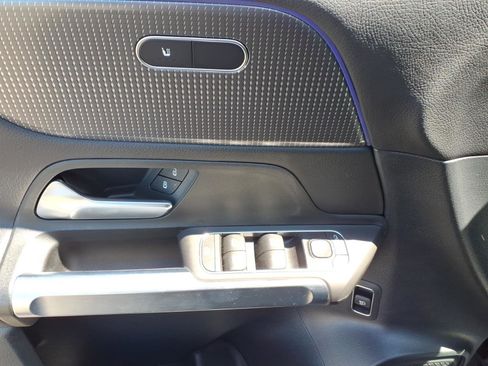 Certified 2022 Mercedes-Benz GLB 250 4MATIC image 22