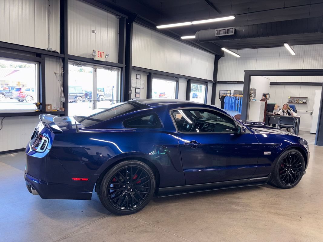 Used 2010 Ford Mustang GT Premium RWD image 13