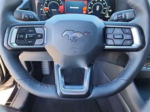 Used 2025 Ford Mustang Coupe image 24