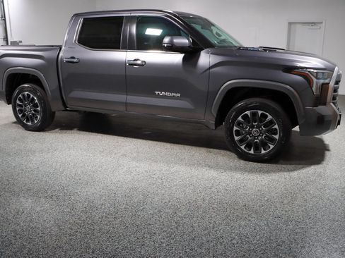 Used 2024 Toyota Tundra Limited AWD/4WD image 6