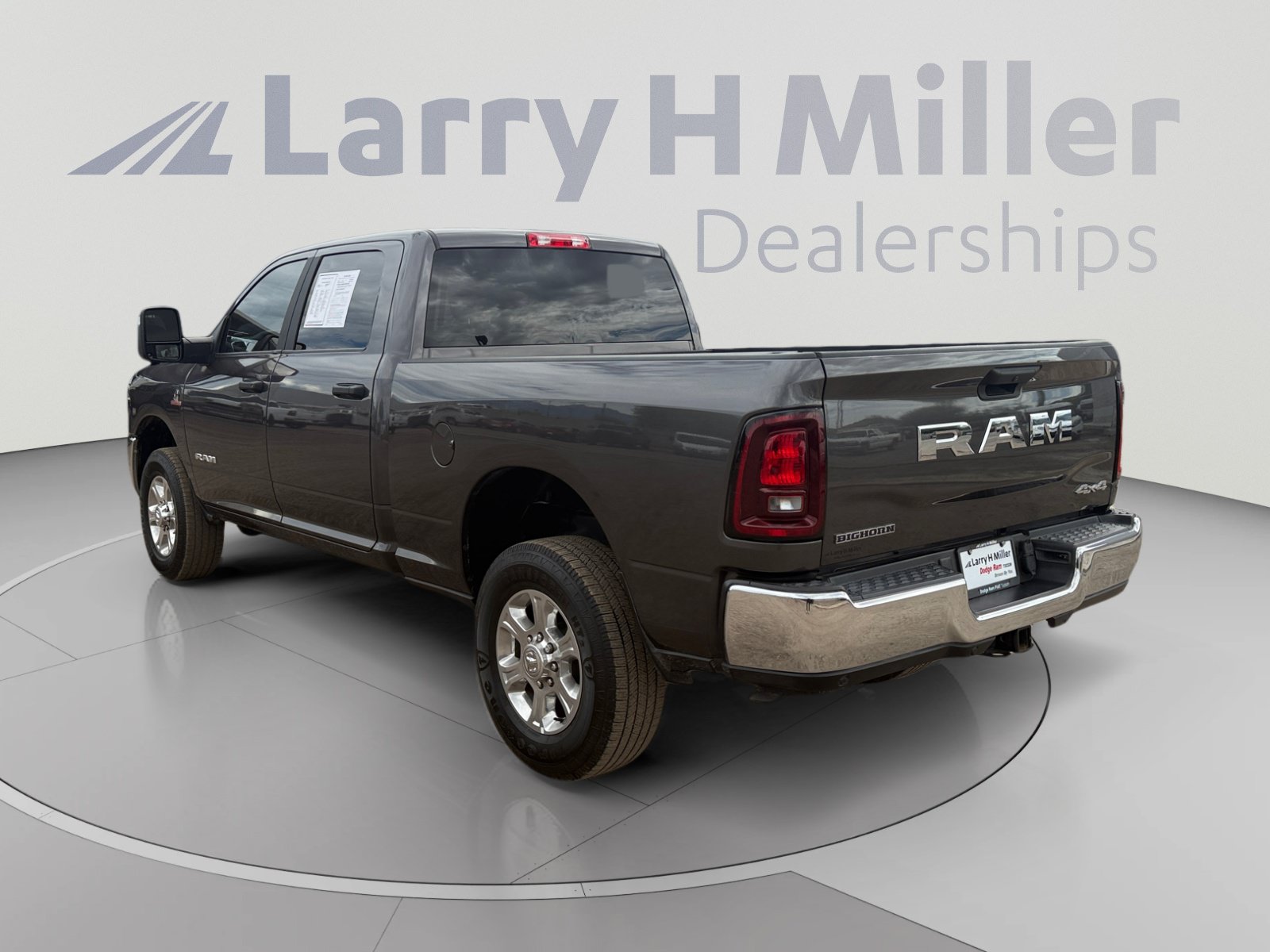 Used 2025 RAM 2500 Big Horn AWD/4WD image 3