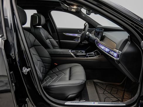 Used 2026 BMW 760i xDrive w/ Executive Package AWD/4WD image 52