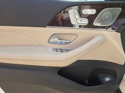 Used 2020 Mercedes-Benz GLS 580 4MATIC image 15