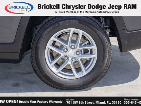 New 2025 Jeep Grand Cherokee L Laredo image 39