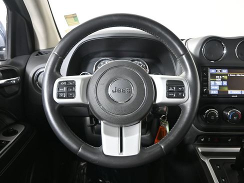 Used 2014 Jeep Compass Latitude w/ Sun/Sound Group AWD/4WD image 30