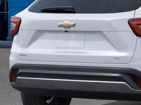 New 2026 Chevrolet Trax LT w/ Driver Confidence Package image 14