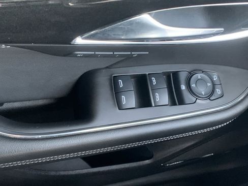 Used 2024 Buick Envision Preferred image 22