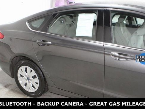 Used 2019 Ford Fusion S image 4