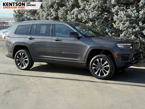 Used 2024 Jeep Grand Cherokee L Overland w/ Trailer Tow Package image 12