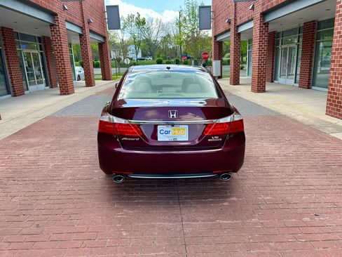 Used 2015 Honda Accord Touring image 5