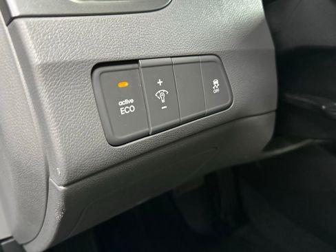 Used 2013 Hyundai Elantra GLS w/ Preferred Pkg image 21