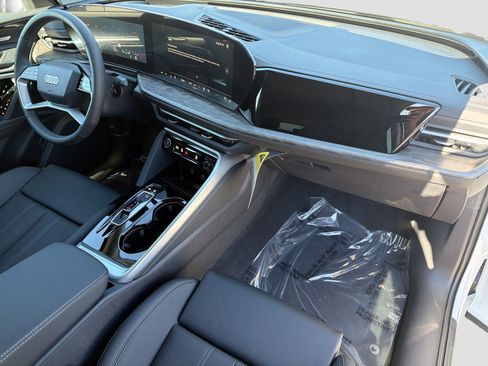 New 2025 Audi Q5 Premium Plus image 14