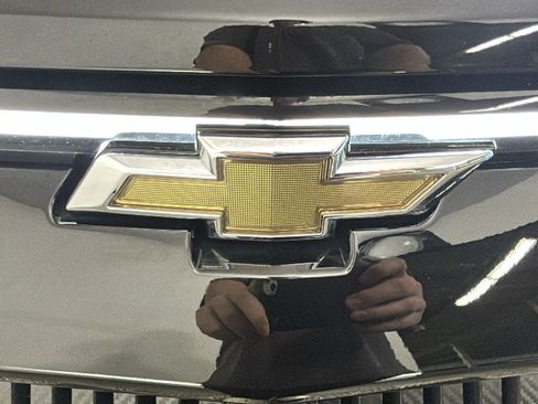 Used 2025 Chevrolet Equinox EV LT FWD image 9