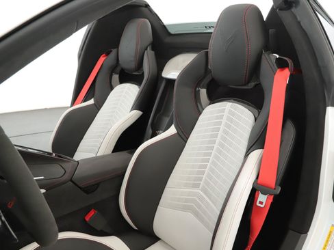 Used 2023 Chevrolet Corvette Stingray Premium Conv w/ Z51 Performance Package RWD image 4