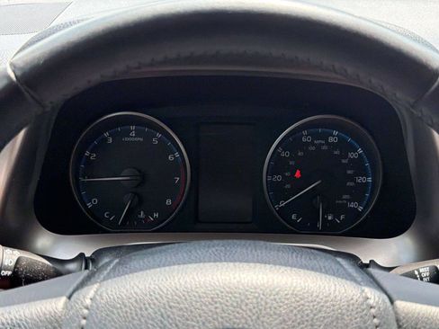 Used 2018 Toyota RAV4 XLE FWD image 21
