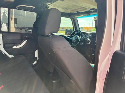 Used 2015 Jeep Wrangler Unlimited Sport w/ Quick Order Package 24S AWD/4WD image 23