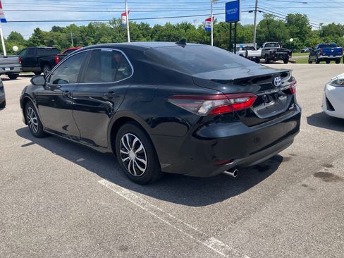 Used 2024 Toyota Camry LE FWD image 5