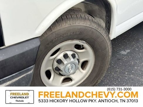 Used 2016 Chevrolet Express 3500 image 9