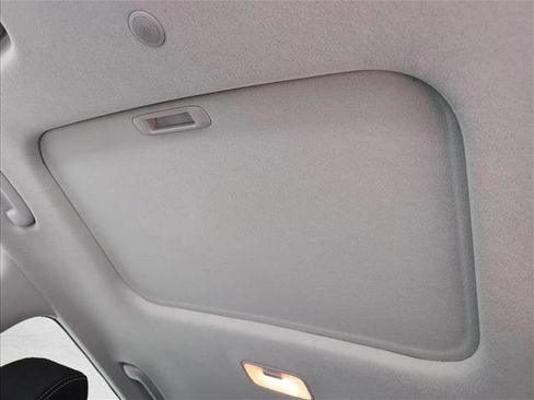 Certified 2025 Hyundai Venue SEL FWD image 16