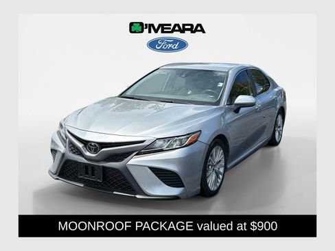 Used 2018 Toyota Camry SE w/ Moonroof Package FWD image 1