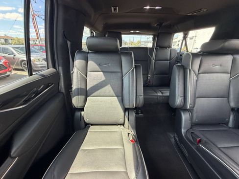 Used 2023 Cadillac Escalade ESV Sport AWD/4WD image 43