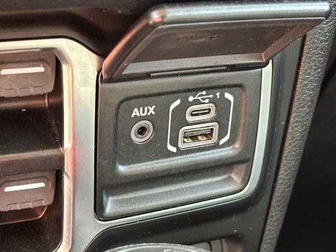 Used 2025 Jeep Wrangler Unlimited Sport S 4xe AWD/4WD image 32
