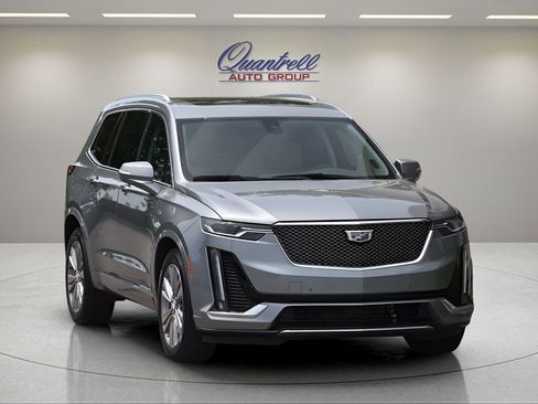 Used 2024 Cadillac XT6 Premium Luxury FWD image 2