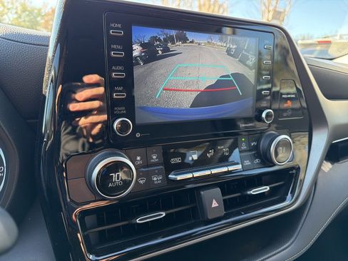 Used 2020 Toyota Highlander L image 15
