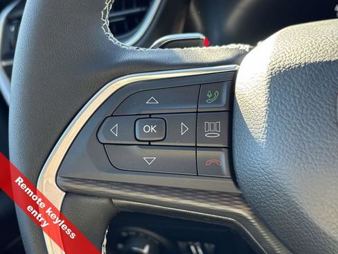 New 2025 Jeep Grand Cherokee Altitude image 20