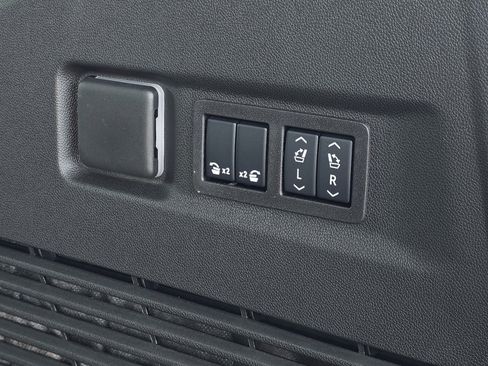 New 2026 Chevrolet Suburban LT w/ Comfort Package image 11