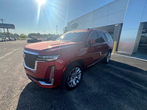 Used 2022 Cadillac Escalade Premium Luxury w/ LPO, Radiant Package image 5