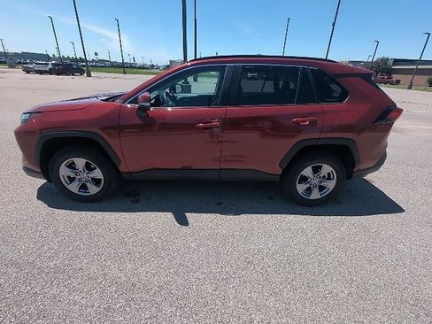 Used 2025 Toyota RAV4 XLE AWD/4WD image 10