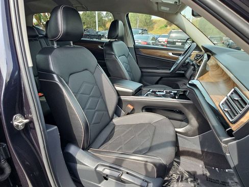 Used 2024 Volkswagen Atlas SE image 10