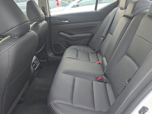 Used 2023 Nissan Altima 2.5 SL FWD image 13