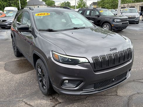 Used 2023 Jeep Cherokee Altitude Lux AWD/4WD image 1