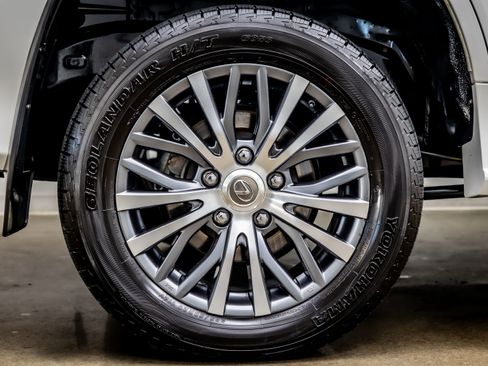 Used 2017 Lexus LX 570 LX 570 w/ Luxury Package image 38