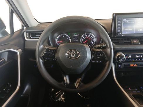 Used 2020 Toyota RAV4 XLE w/ Convenience Package FWD image 12