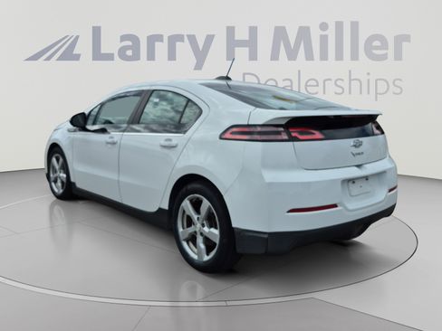 Used 2015 Chevrolet Volt FWD image 3