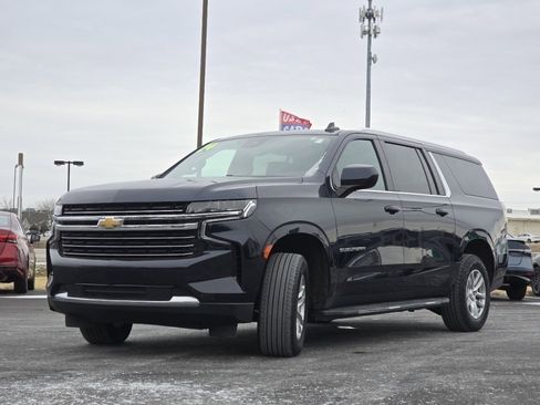 Used 2024 Chevrolet Suburban LT image 10