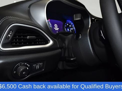New 2026 Chrysler Pacifica Select w/ S Appearance Package FWD image 25