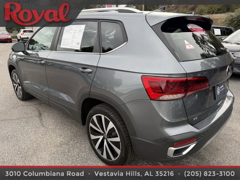 Certified 2022 Volkswagen Taos SE image 7