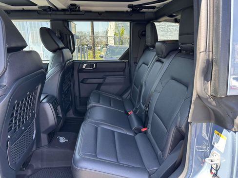 Used 2025 Ford Bronco Badlands AWD/4WD image 12